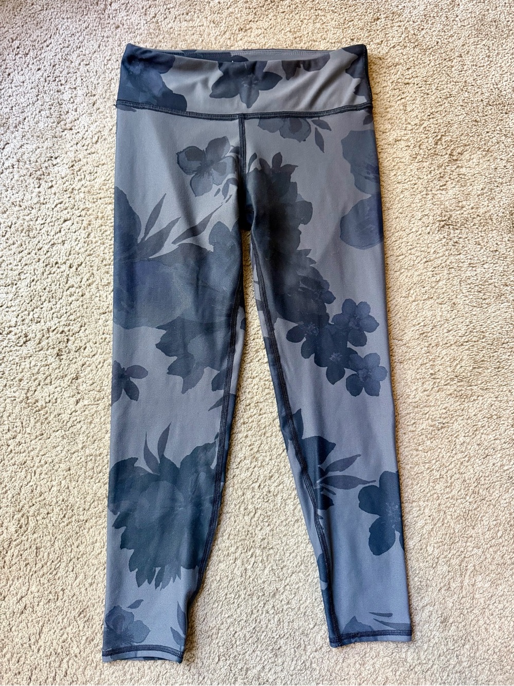 Women's Dark Gray Floral Leggings